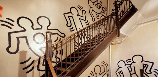 Il primo murales di Keith Haring ad andare all’asta non ha reso tutti felici