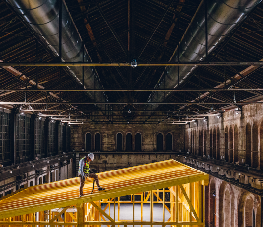 Alle OGR di Torino, Monica Bonvicini mette a nudo i misteri familiari