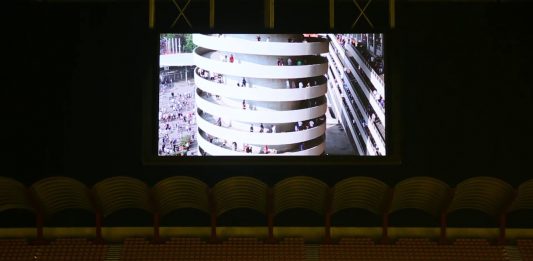 Il video virale delle torri di San Siro? Già fatto nel 1997 da Paola Di Bello