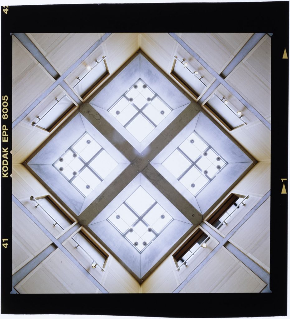 Louis Kahn, Yale University Art Gallery, New Haven, Connecticut Photo: Roberto Schezen, 2001 circa Courtesy: Fondazione MAXXI