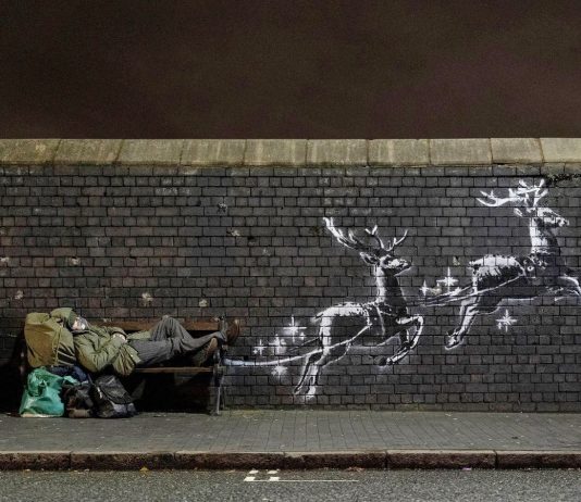 Auguri? La nuova opera di Banksy a Birmingham è una critica sociale Il nuovo murales di Banksy a Birmingham