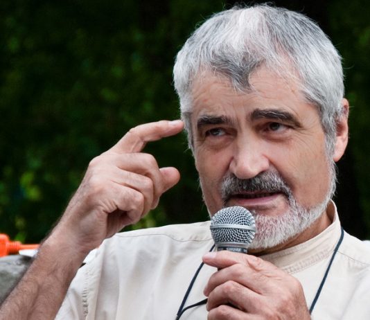 Decrescita o barbarie: una riflessione per il nuovo anno Serge Latouche Decrescita barbarie