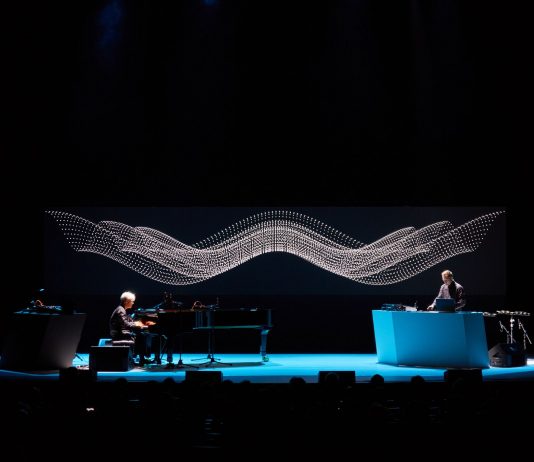 Concerto per TWO: Alva Noto e Ryuichi Sakamoto a Reggio Emilia Alva Noto Ryuichi Sakamoto