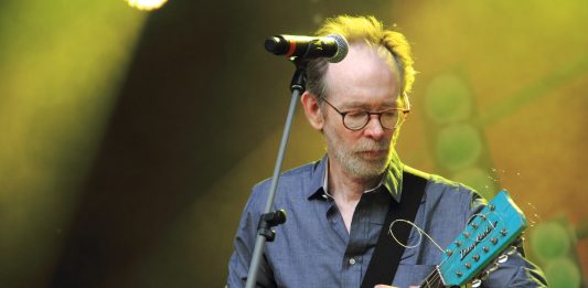 Arto Lindsay: la performance sonora per Pirelli Hangar Bicocca, Milano Arto Lindsay Pirelli Hangar Bicocca Milano