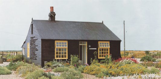 Il giardino di Derek Jarman Il giardino di Derek Jarman. Prospect Cottage. © 1995 Howard Sooley