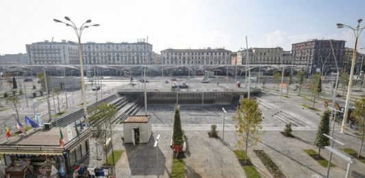 A Napoli, la nuova piazza Garibaldi di Perrault è bella. Finché dura