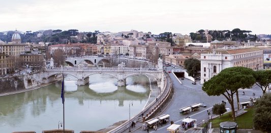 Puoi festeggiare l’anno nuovo partecipando alla Parata Tiberina di Andreco Passeggiata per il Tevere con Andreco