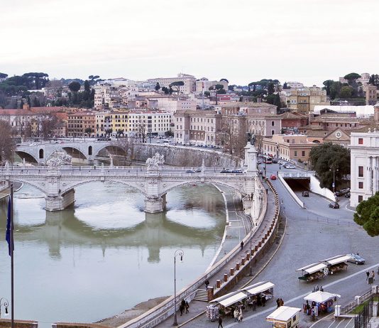 Puoi festeggiare l’anno nuovo partecipando alla Parata Tiberina di Andreco Passeggiata per il Tevere con Andreco