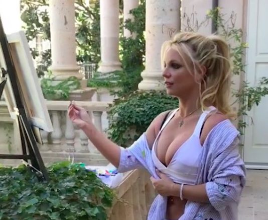 Britney Spears in mostra in Francia? No, non è vero. Purtroppo