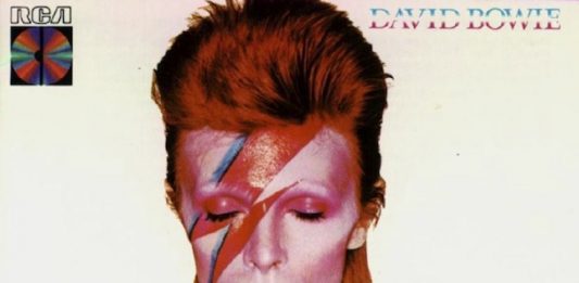 Due nuovi dischi e un album a fumetti, per ricordare David Bowie