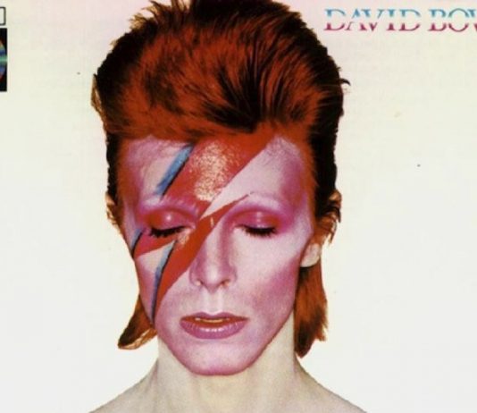 Due nuovi dischi e un album a fumetti, per ricordare David Bowie