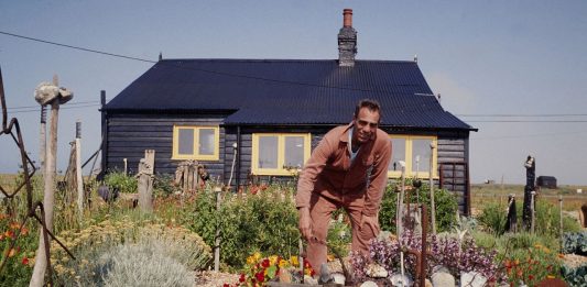 Il Prospect Cottage di Derek Jarman a rischio: parte la raccolta fondi