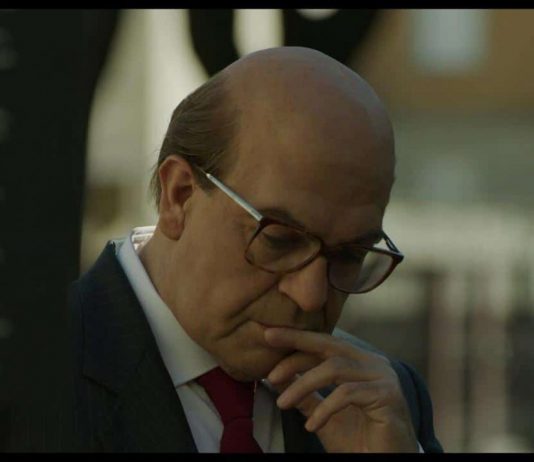 Hammamet, dalla noia all’irritazione: Gianni Amelio, perché l’hai fatto? Hammamet, di Gianni Amelio