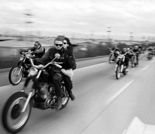 Dalle star di Hollywood agli Hells Angels. Gli scatti di Bill Ray per Life Magazine