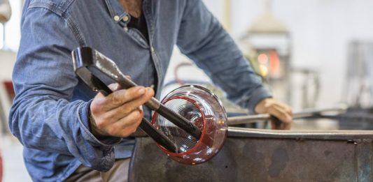 Aperte fino al 13 marzo 2020 le iscrizioni per The Venice Glass Week 2020. Due i premi in palio in questa nuova edizione