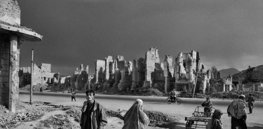 SEBASTIÃO SALGADO Exodus. In cammino sulle strade delle migrazioni