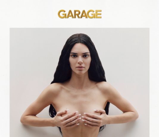 Maurizio Cattelan trasforma Kendall Jenner in un trofeo, per Garage