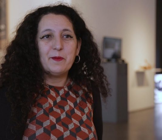 Biennale di Venezia: Zineb Sedira per la Francia. Ma la destra non ci sta Zineb Sedira, per il padiglione Francia alla Biennale di Venezia