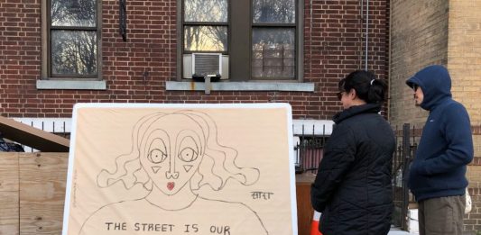 exibart.artworld: il giro del mondo dell’arte in sei notizie La street art si offre per una narrazione alternativa della quarantena. Qui un lavoro di Sara Erenthal a New York (Foto: Sara Erenthal)