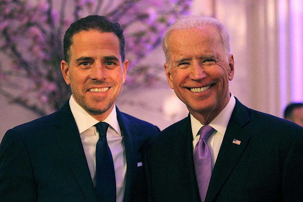 Joe e Hunter Biden (Photo by Teresa Kroeger/Getty Images for World Food Program USA)