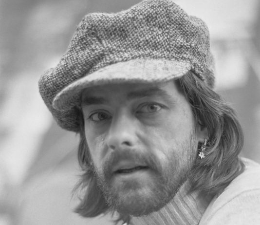 È morto Ulay, artista concettuale e compagno storico di Marina Abramovic