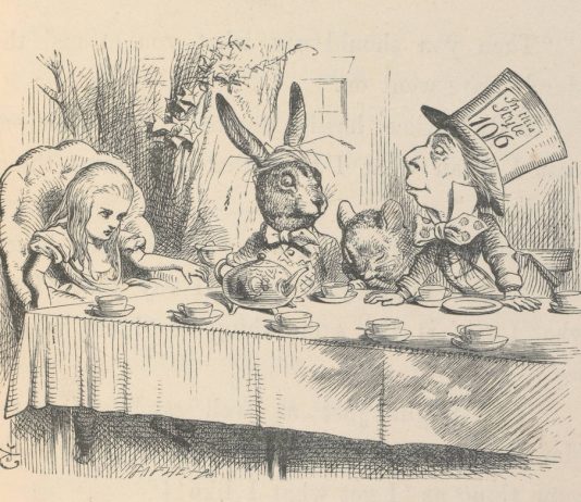 In viaggio con Alice e il Bianconiglio, al Victoria & Albert di Londra