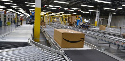 Solidarietà digitale: i servizi di Amazon e Mondadori per chi resta a casa