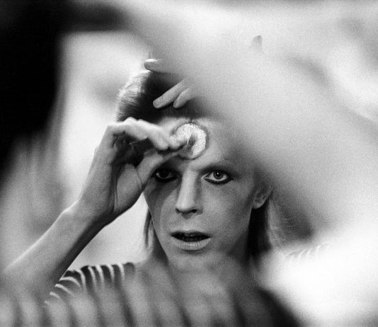 Un omaggio a David Bowie dal suo fotografo ufficiale