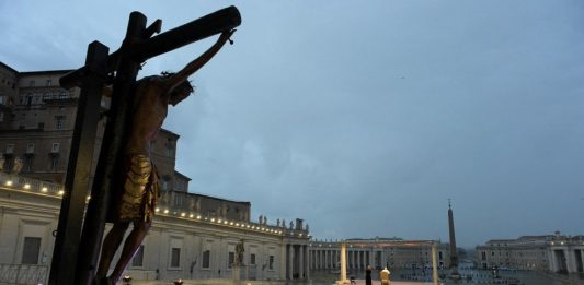 La croce e il nulla. Una dimenticanza straordinaria Il crocifisso ligneo miracoloso di San Marcello