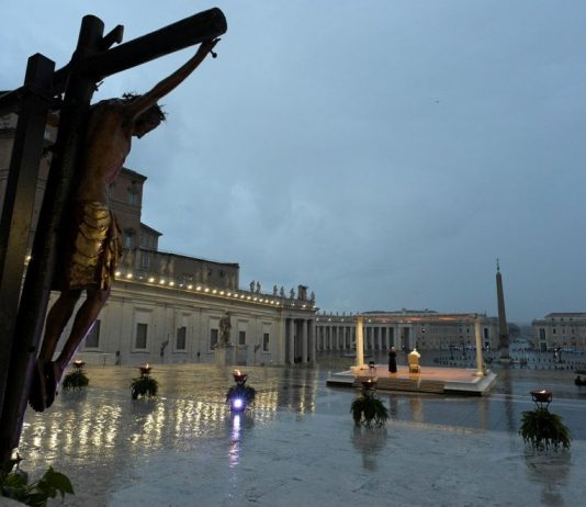 La croce e il nulla. Una dimenticanza straordinaria Il crocifisso ligneo miracoloso di San Marcello
