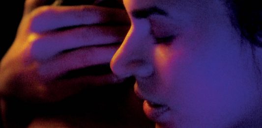 Sola al mio matrimonio: un esordio pirandelliano per Marta Bergman