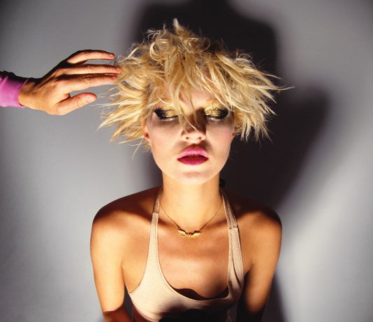 Le foto di Mick Rock in vendita per l’acquisto di mascherine