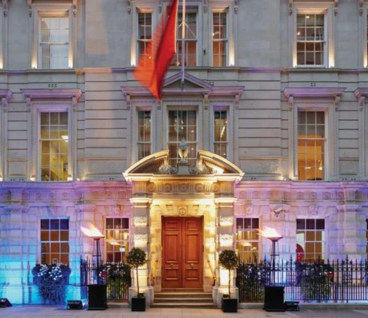 Christie’s paga una multa da 16,7 milioni di dollari, per evasione fiscale