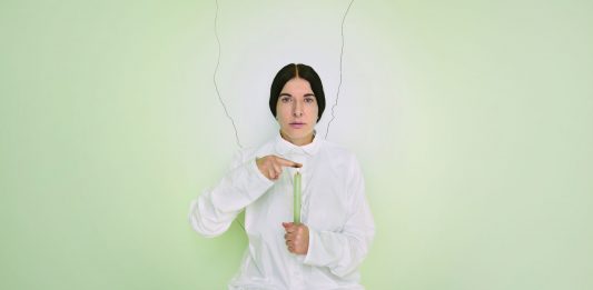 Marina Abramovic accusata di satanismo e Microsoft cancella la pubblicità