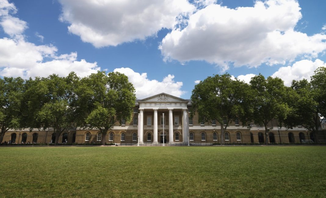 Charles Saatchi vende