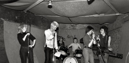 The Young Punks: le origini del punk, negli scatti di Sheila Rock