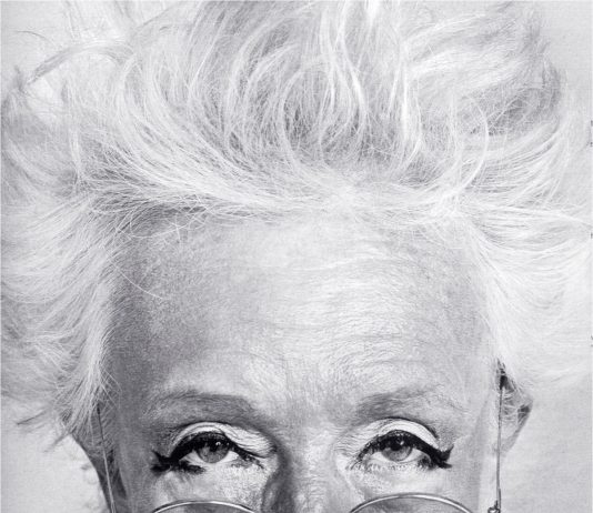 In ricordo di Nanda Vigo, donna forte e splendente, in un mondo maschile Nanda Vigo