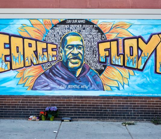 exibart.artworld: il giro del mondo dell’arte in sei notizie Tra le notizie del mondo dell'arte di questa settimana, il murales realizzato in onore di George Floyd (Foto: Artyom Tonoyan)