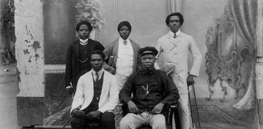 Gli scatti di Delali Ayivi, storia di emancipazione dagli stereotipi occidentali