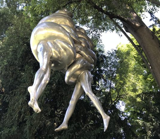 The Couple: un’opera di Louise Bourgeois, immersa nel parco di Origgio Opera di Louise Bourgeois a Origgio