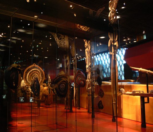 Attivisti compiono un furto al Musée Quai Branly di Parigi, contro il colonialismo