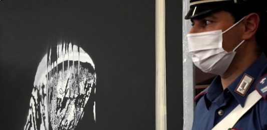 Sei persone arrestate per il furto dell’opera di Banksy ritrovata in Abruzzo