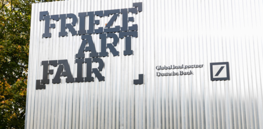 Frieze London e Frieze Masters ridimensionate. Appuntamento ad ottobre frieze london