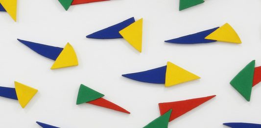 Pino Pinelli: la frammentità di una pittura senza confini Pino Pinelli, Frammentità alla Galleria A Arte Invernizzi, Milano