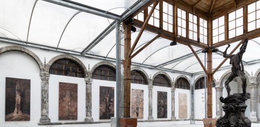 Dalla luccicanza all’ultraviolenza: Black Square di Nicola Samorì a Napoli Nicola Samorì, Black Square, ph. Danilo Donzelli