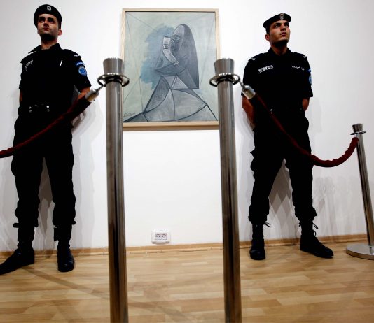 “Questo” mondo non basta più. Intervista a Marco Scotini