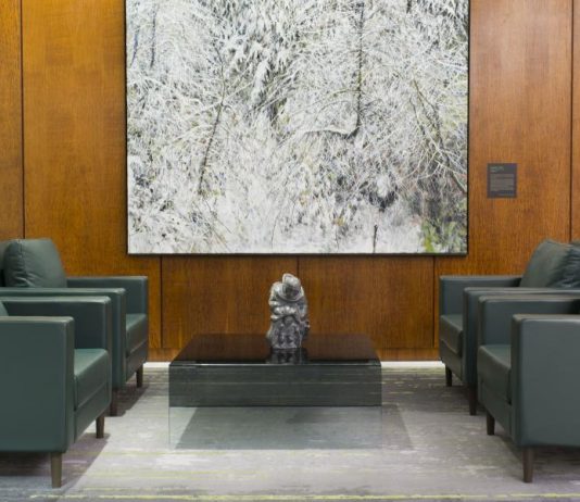 La TD Bank, una delle maggiori realtà finanziarie al mondo, amplia la sua collezione d’arte Gordon Smith, "North Shore Winter", 2013-2014, Acrylic on canvas, 78 x 96 inches. © TD Bank Group Corporate Art Collection.