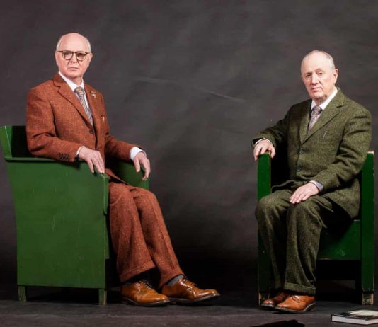 Gilbert & George lasciano la Royal Academy of Arts Gilbert & George