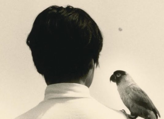 xbooks #3. Di spalle, mondo di stile e non di privacy Eleonora Marangoni, Vicevers. Il mondo visto di spalle, Johan & Levi, 2020