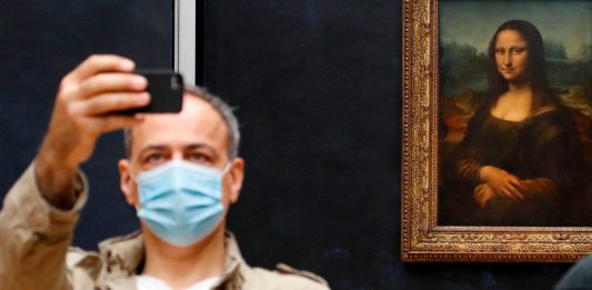 exibart.artworld: il giro del mondo dell’arte in sei notizie Questa settimana ha riaperto il Louvre. Non potevano mancare tra le notizie del mondo dell'arte le regole per visitare la Gioconda di Leonardo e gli altri capolavori (fot. Washington Post).
